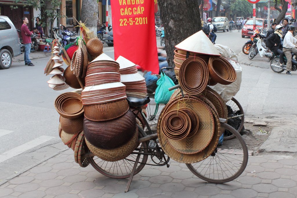 28-Vietnamese hats.jpg - Vietnamese hats